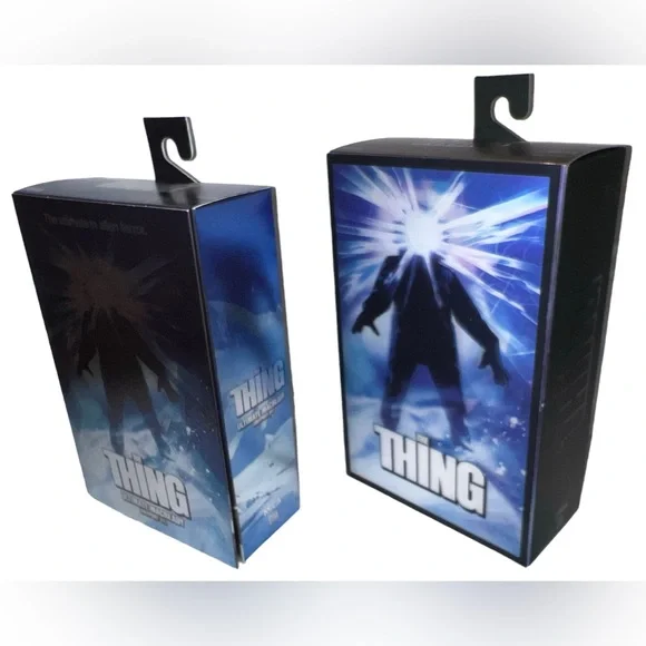 NECA The Thing SDCC Lenticular Cover & The Thing MacReady Outpost 31 7 Figures